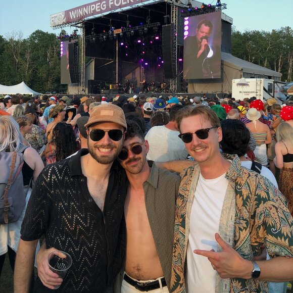 Meet your Posher, Bennett - Picture 2 of 3